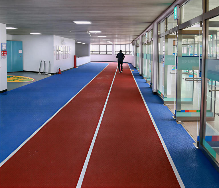 Vinyl house tracks enable winter running nationwide