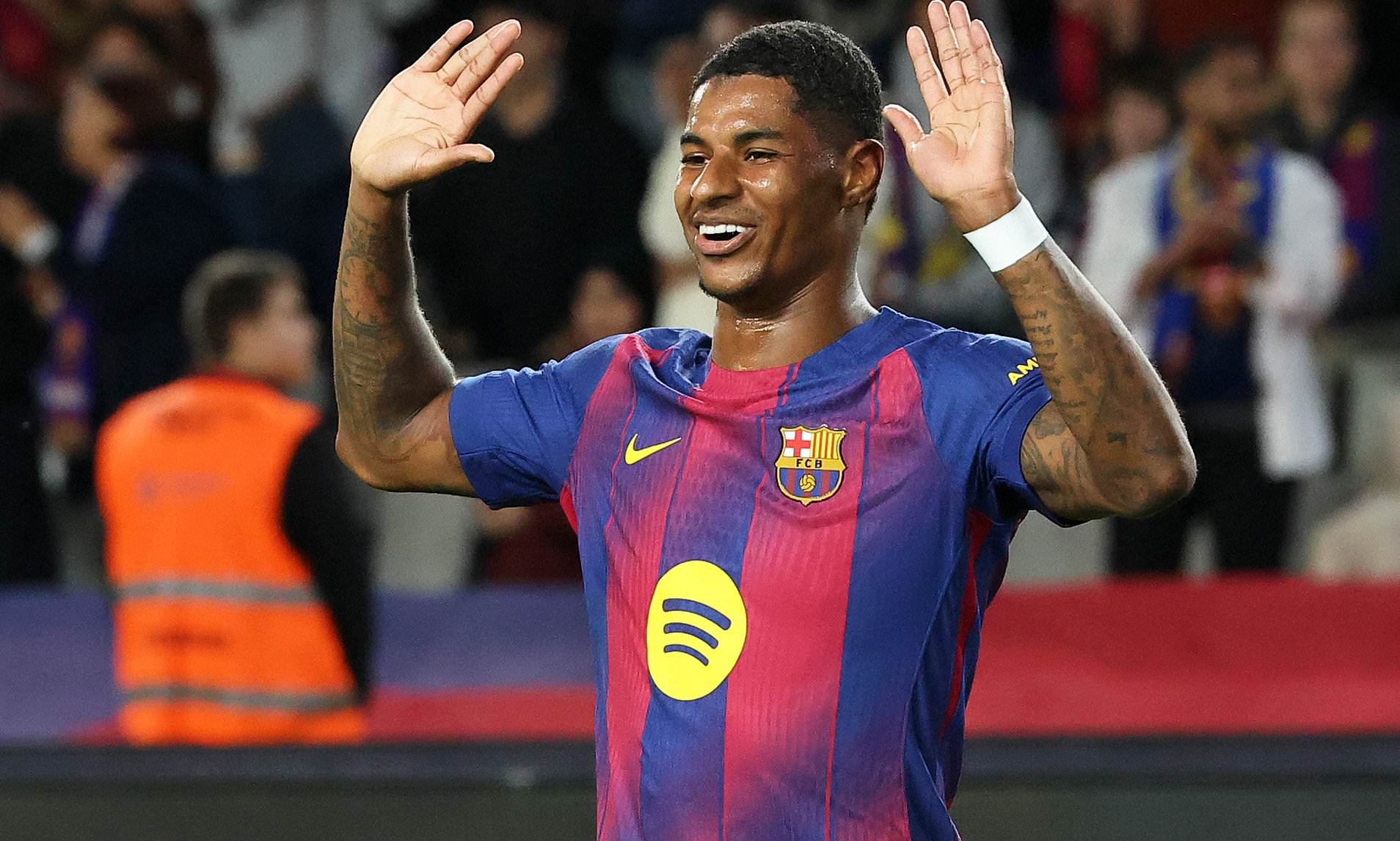 Barcelona boss Flick hails 'absolute professional' Rashford