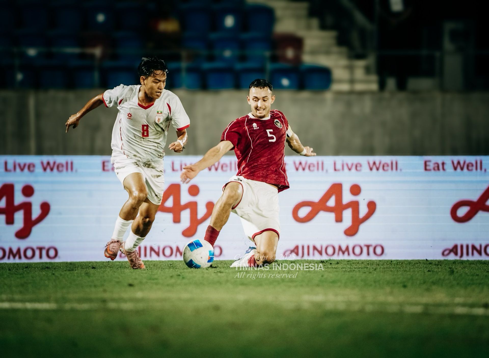 Struick Dikartu Merah, Laga Indonesia vs Myanmar Berakhir Ricuh