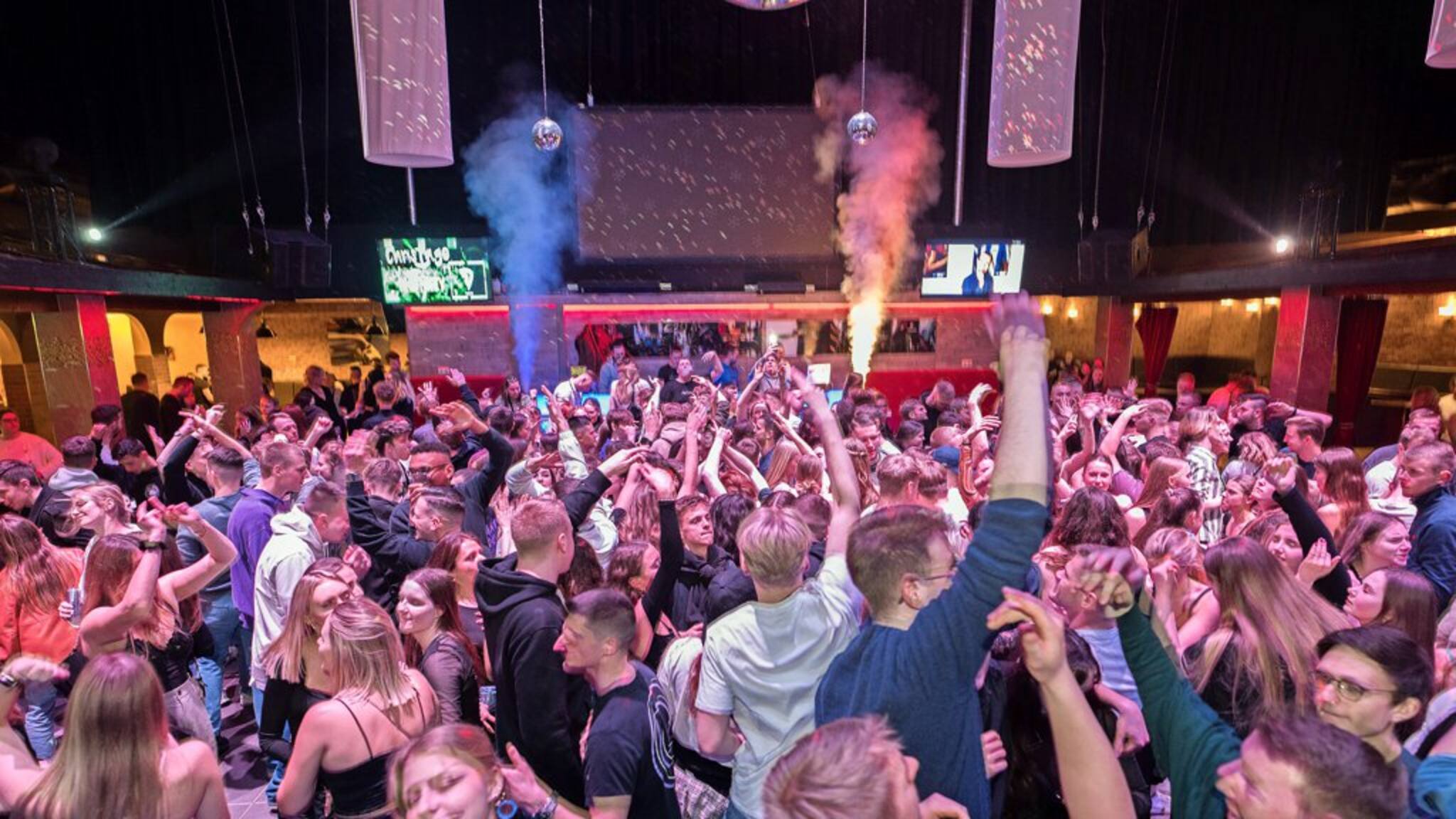 Silvesterpartys in Rostock: Hier gibt es noch Tickets für Feiern zum ...