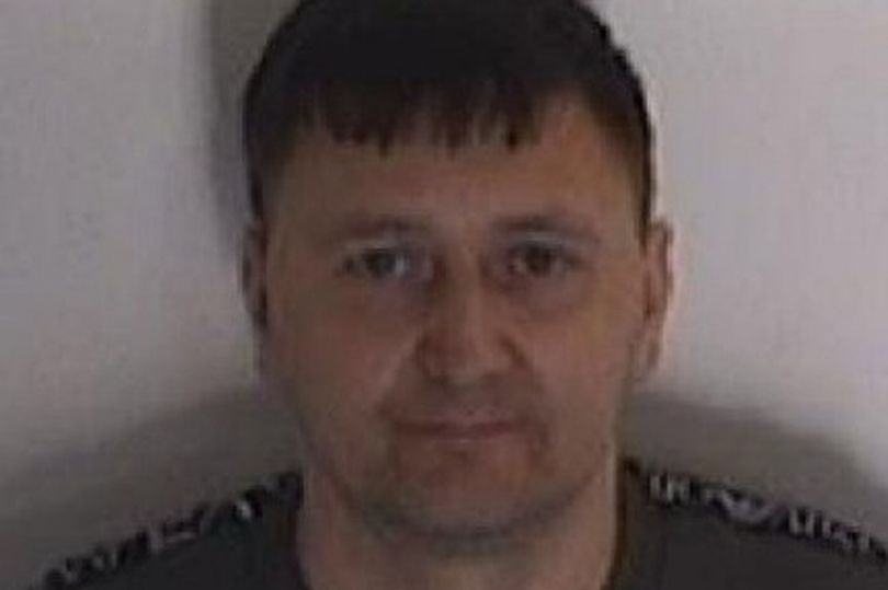Manhunt underway after prisoner escapes as public told 'do not approach'