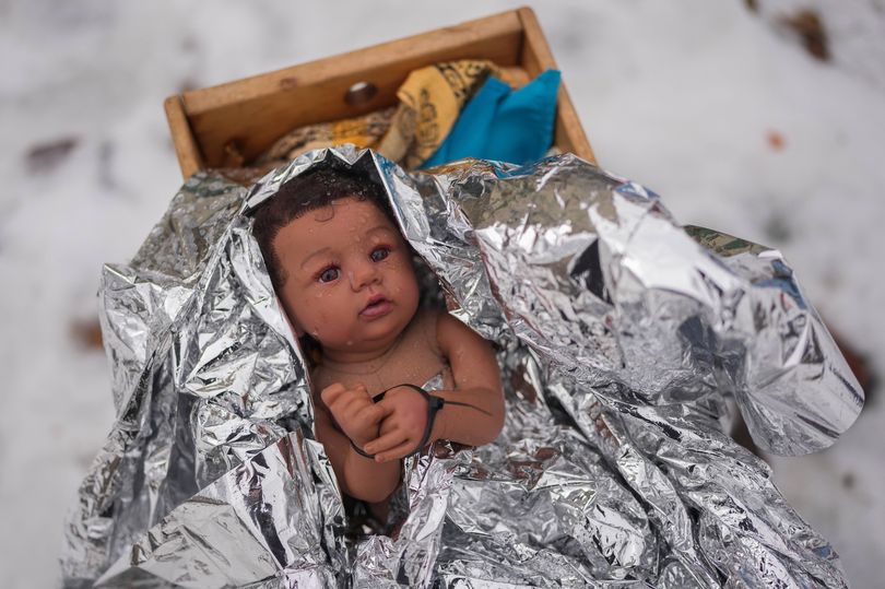 Baby Jesus shown zip-tied in nativity scene as churches accuse ICE of ...