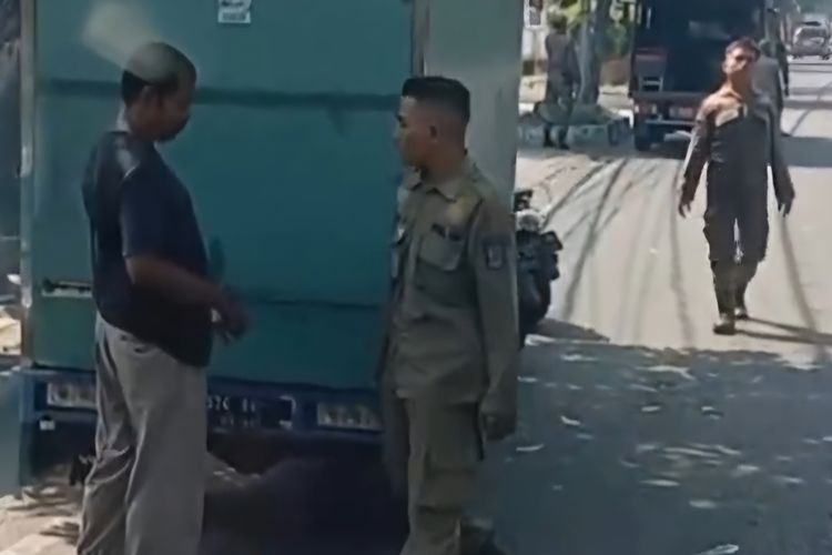 Oknum Satpol PP Surabaya Viral Terbukti Lakukan Pungli, Akan Dipecat?