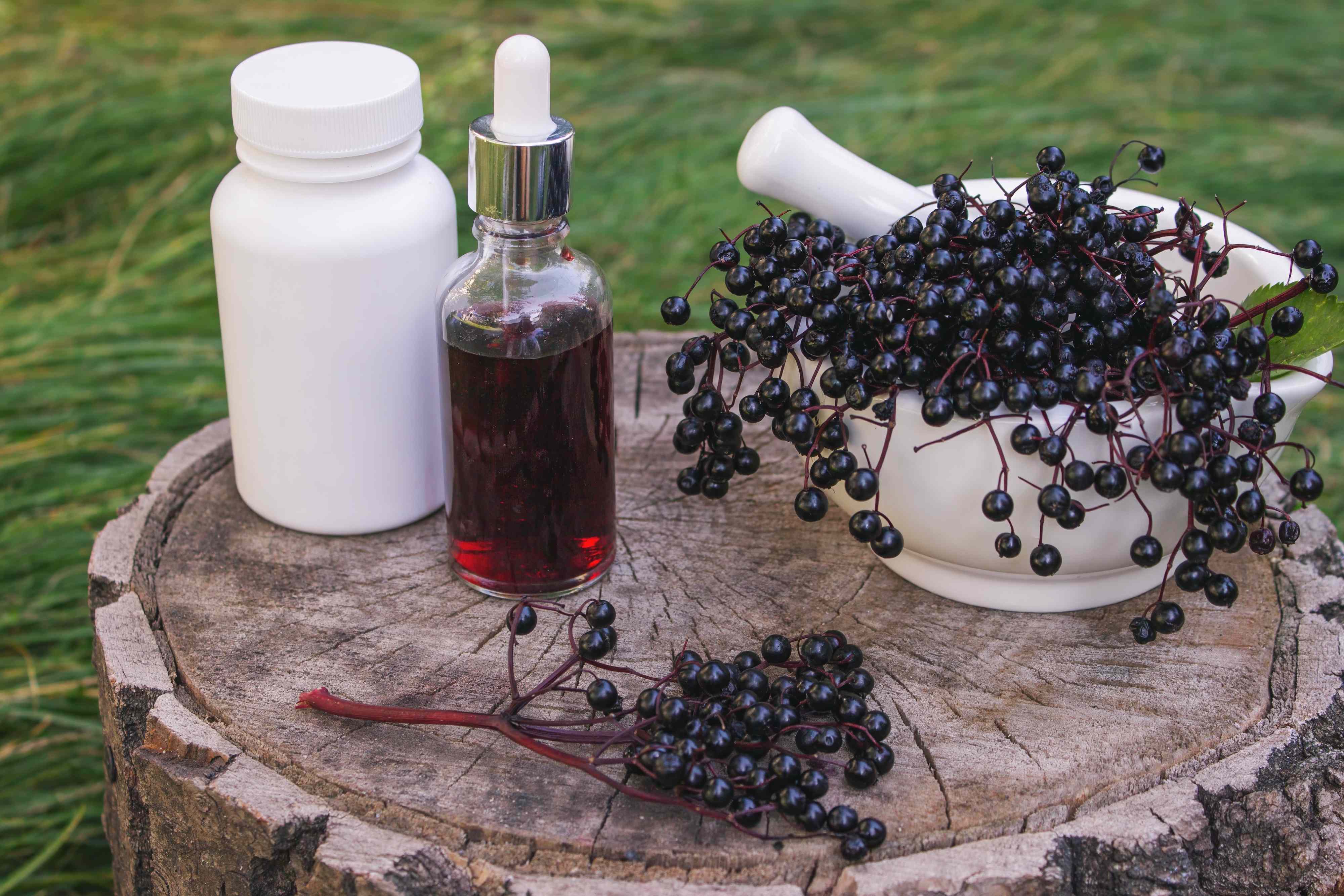 What happens to your blood sugar and immune system when you take elderberry?
