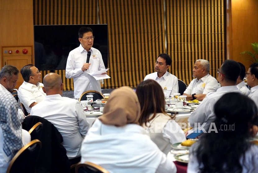 Dunia terpecah, Indonesia semakin menarik