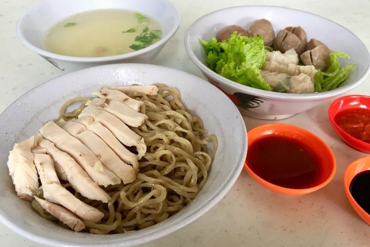6 bakmi legendaris Jakarta Barat, dari ayam kampung hingga sambal matah