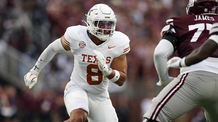 Texas Longhorns LB declares for NFL draft