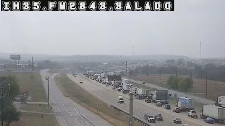 Multi-vehicle crash closes all southbound lanes of Interstate 35 at ...