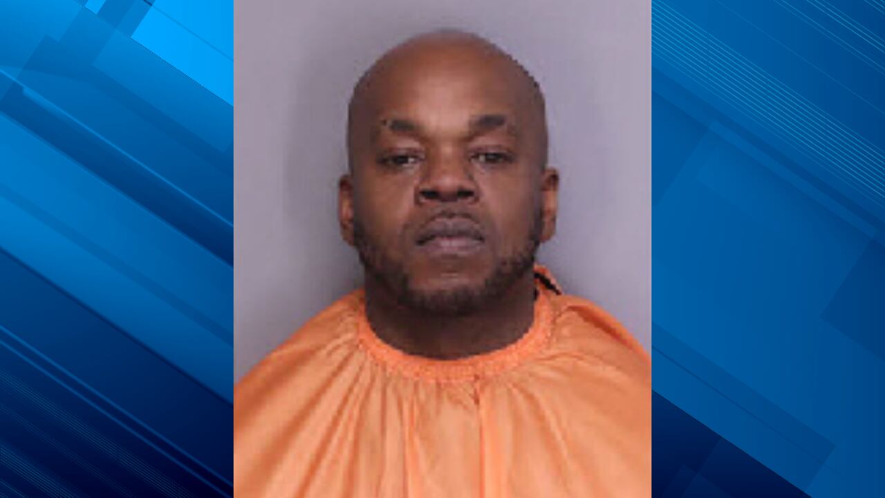 Man arrested after allegedly choking victim in Pee Dee home invasion