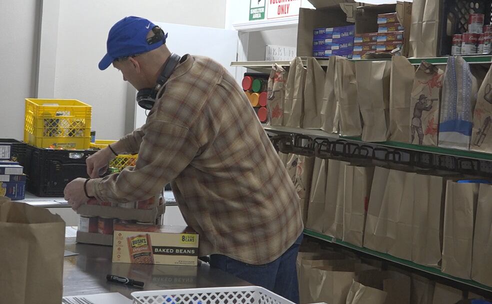 Community Food Bank asks for donations, volunteers for holiday meal ...