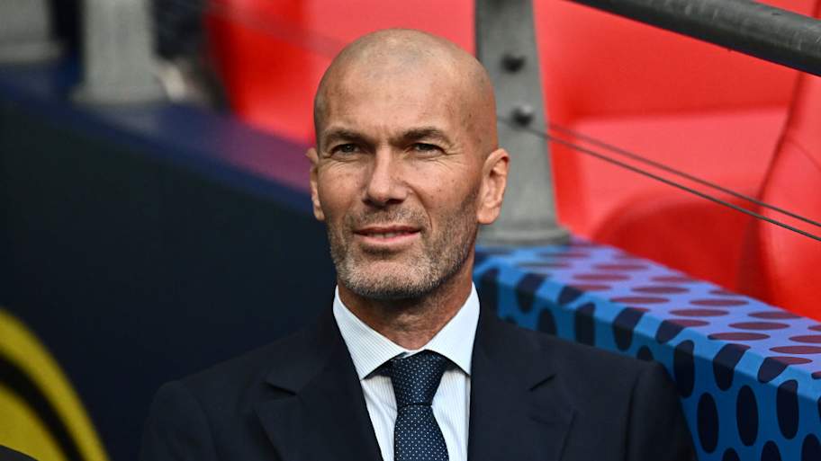 Zinedine Zidane espera el momento oportuno para aceptar un nuevo trabajo. | Sebastian Frej/MB Media/Getty Images