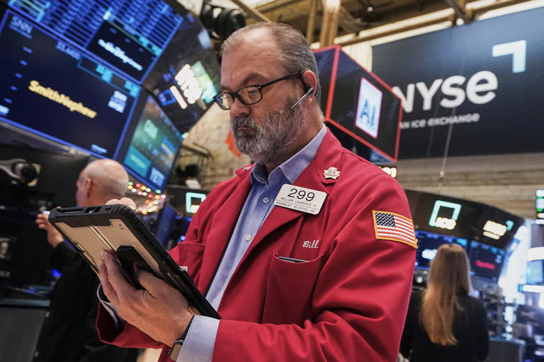 Tumbling tech stocks drag Wall Street to its worst day in 3 weeks