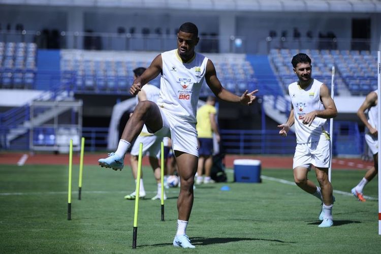Persib Bandung Siap Hadapi Malut United, Jaga Kemenangan
