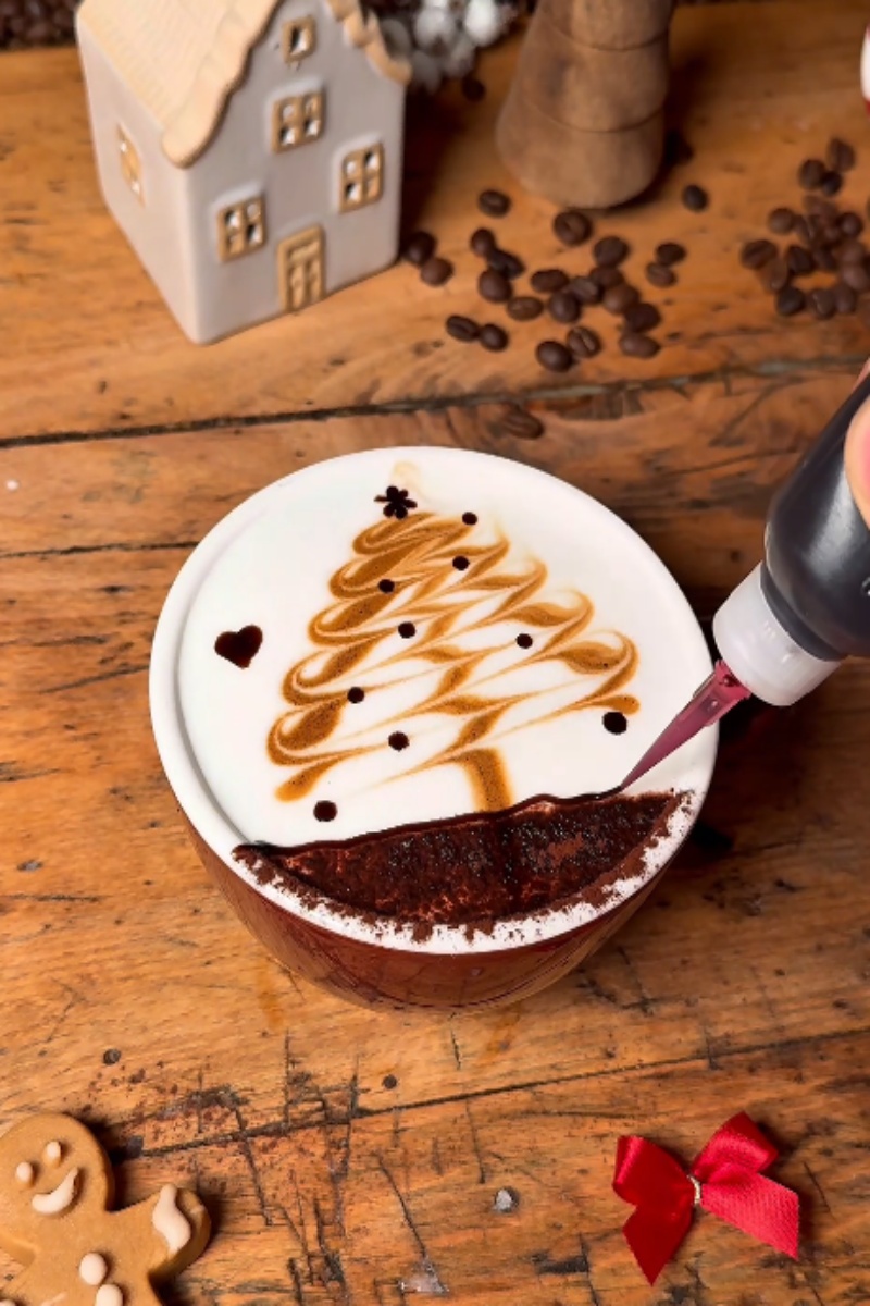 Árbol navideño latte art