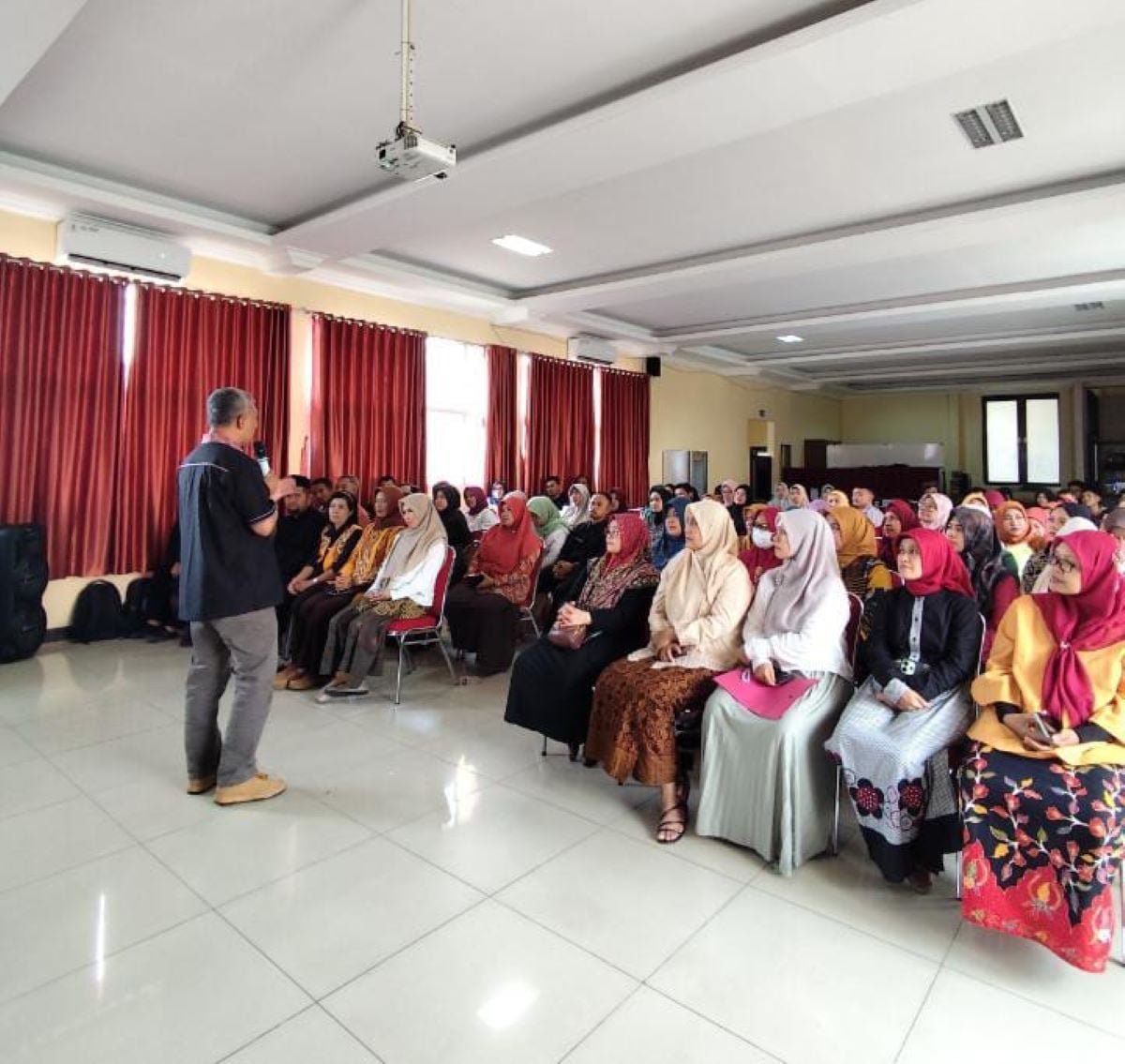 SMKN 3 Cimahi Gelar IHT untuk Penguatan Pembelajaran Mendalam dan Pengembangan SMK Berbasis Industri