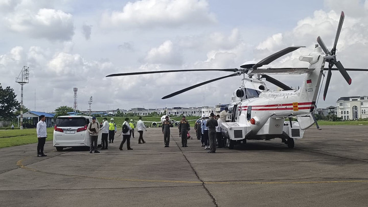 Presiden Prabowo Tinjau Bencana di Langkat Naik Heli dari Medan