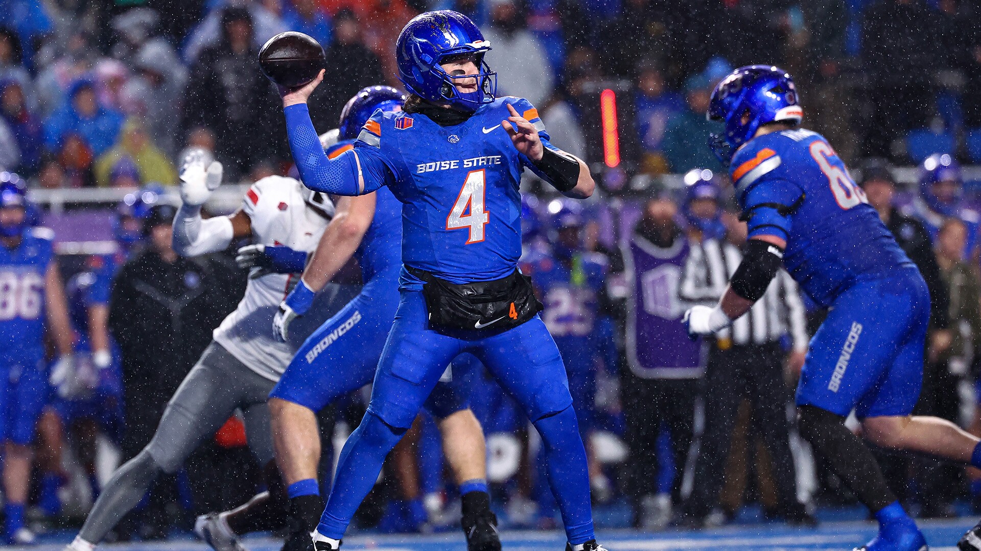 What college football bowl games are on today? Full schedule for the start of bowl season.<br><br>