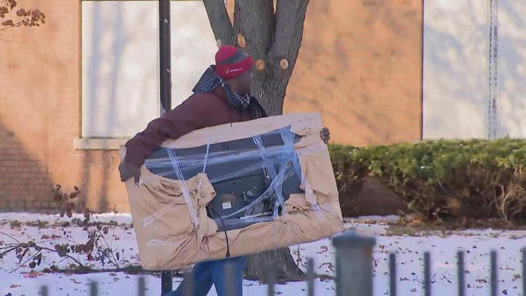 Tenants at South Shore apartment building raided by feds must move out ...