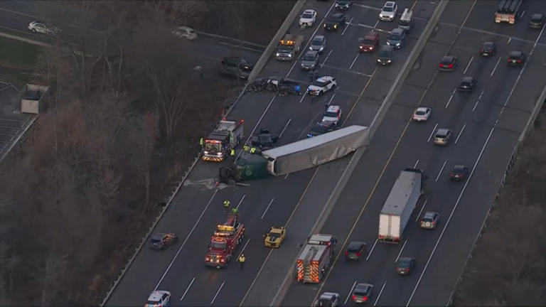 All southbound lanes of NJ Turnpike closed after crash involving truck
