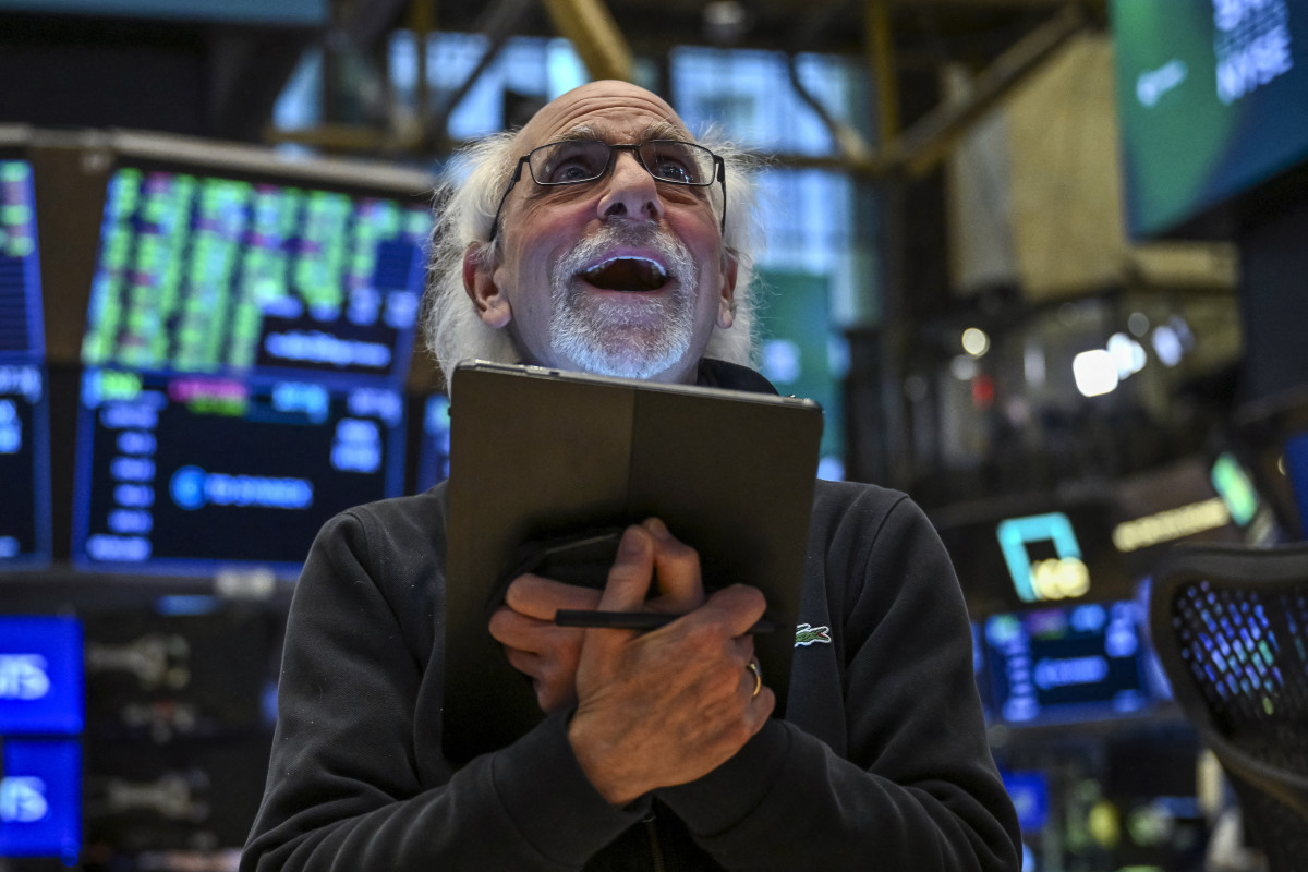 Veteran analyst Tom Lee sets bold S&P 500 target for 2026