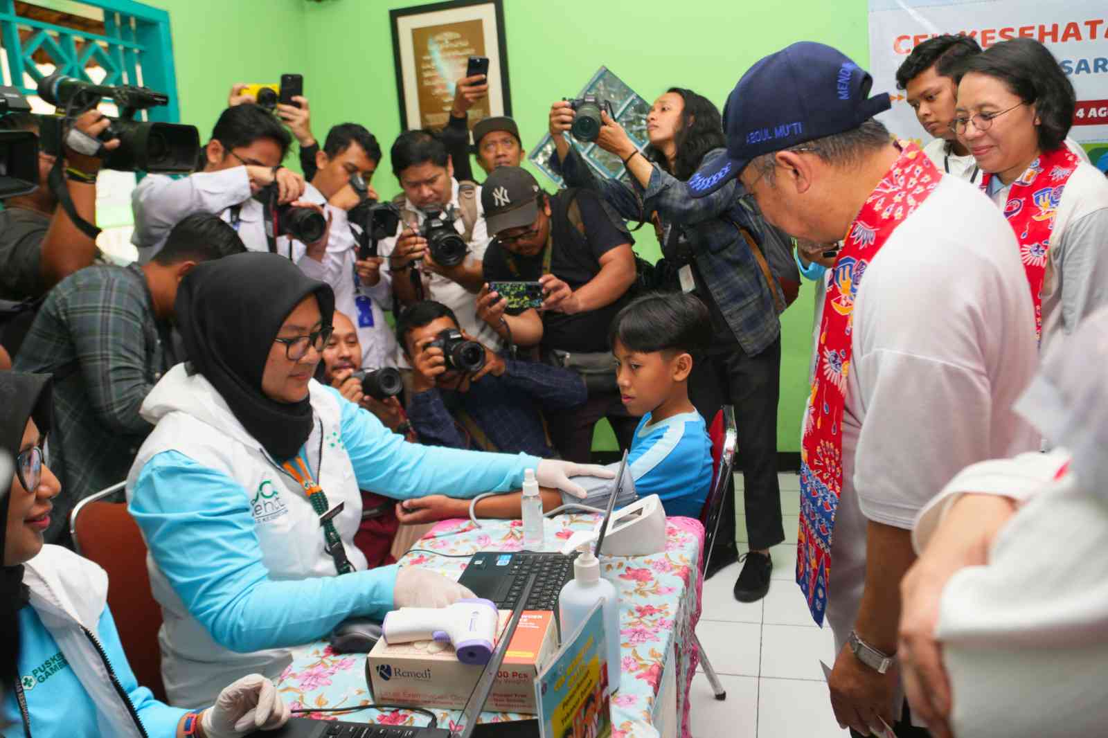 Sekolah Sehat: Kekuatan Penuh dari Senam Pagi hingga Cek Up Gratis!