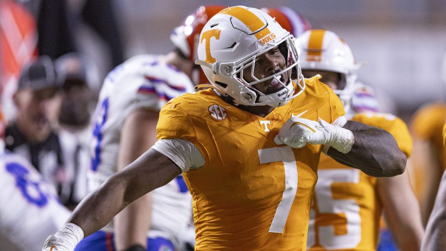 How much money will Arion Carter donate to charity after the Vols-Georgia Tech game?