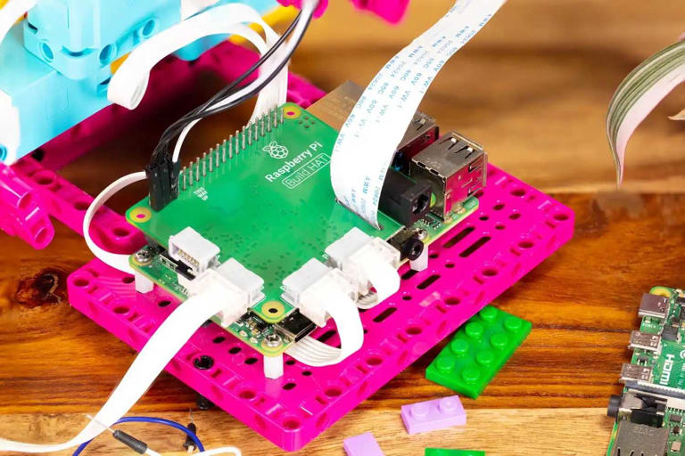 5 things a Raspberry Pi can do that a mini PC can't