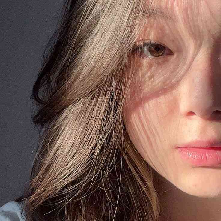 Skinimalism 2025: Perawatan Kulit Sederhana, Hasil Maksimal