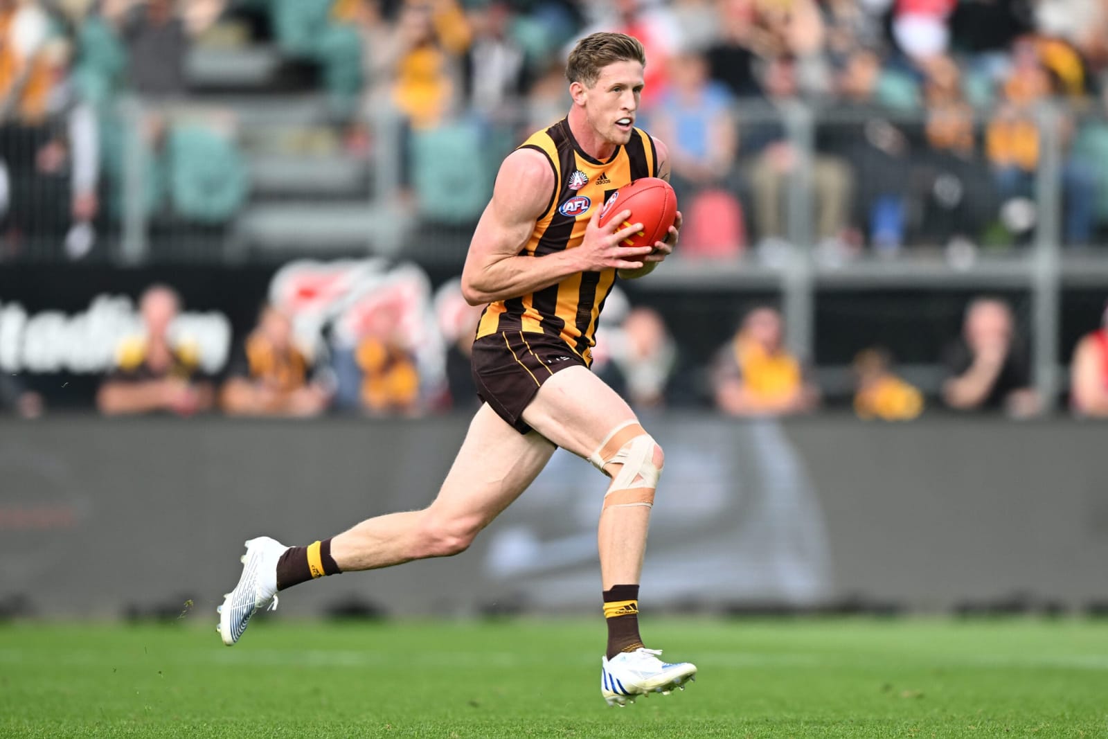 Three-club defender calls time on AFL career