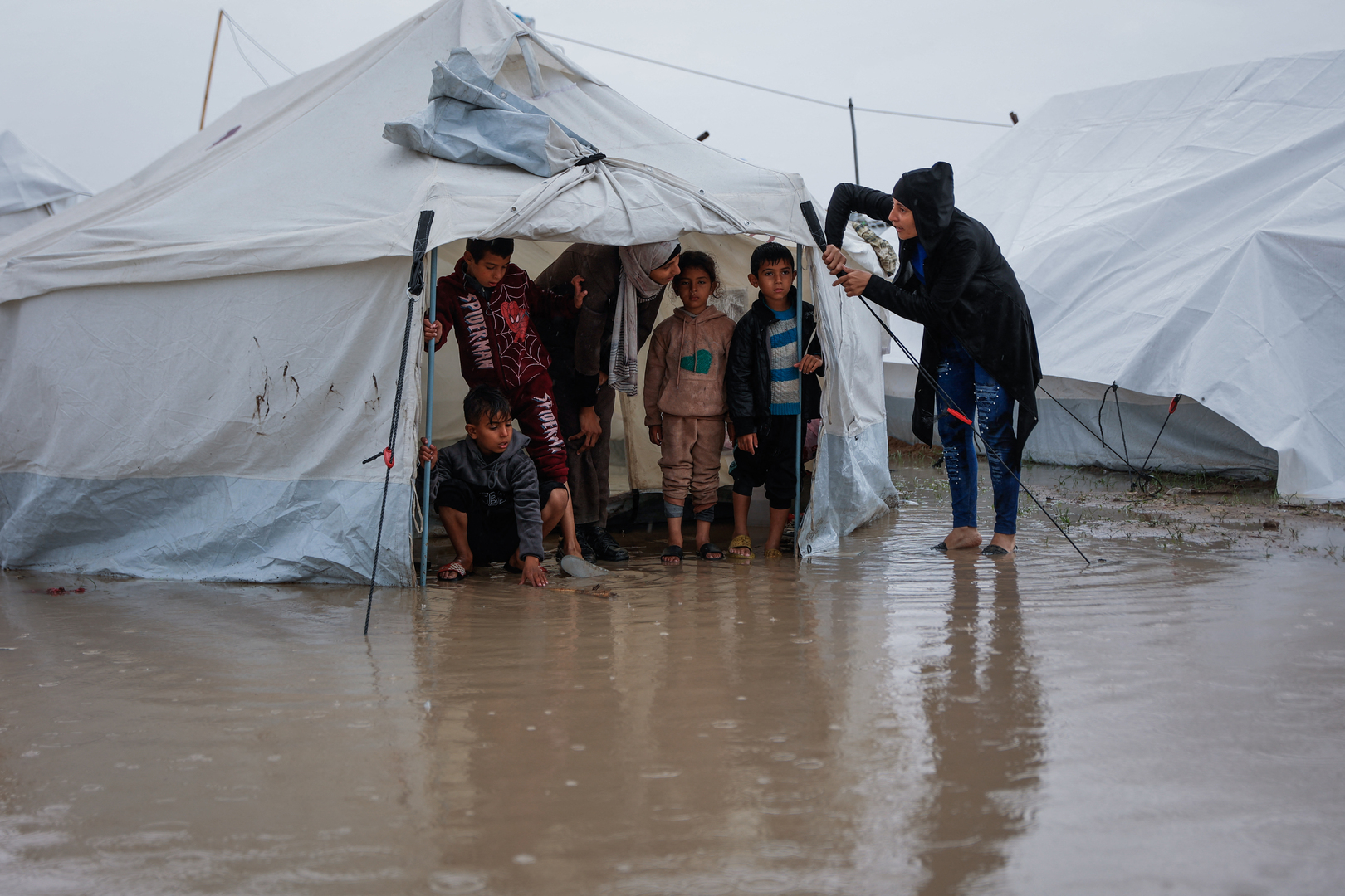 ‘Nowhere for the water to go’ in Gaza as infrastructure destroyed ...