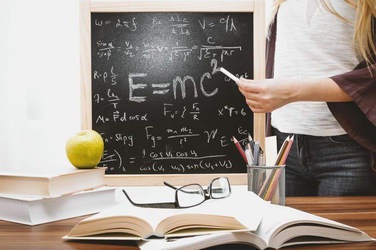 Ciri Orang Pintar Menurut Ahli dan Tokoh Dunia, Termasuk Einstein