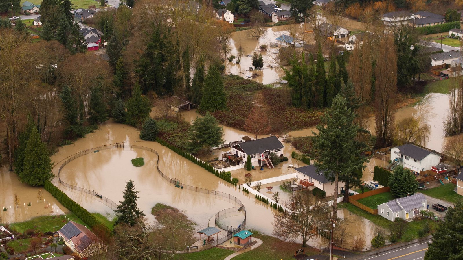 Washington flooding forces entire city to temporarily evacuate as ...