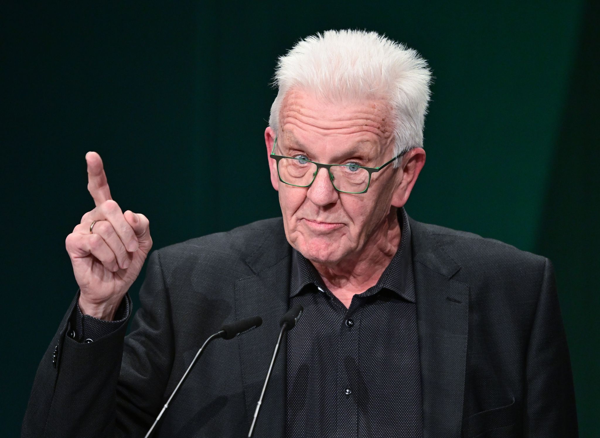 «Lass euch davon nicht kirre machen», rät Kretschmann beim Blick auf die Umfragen.