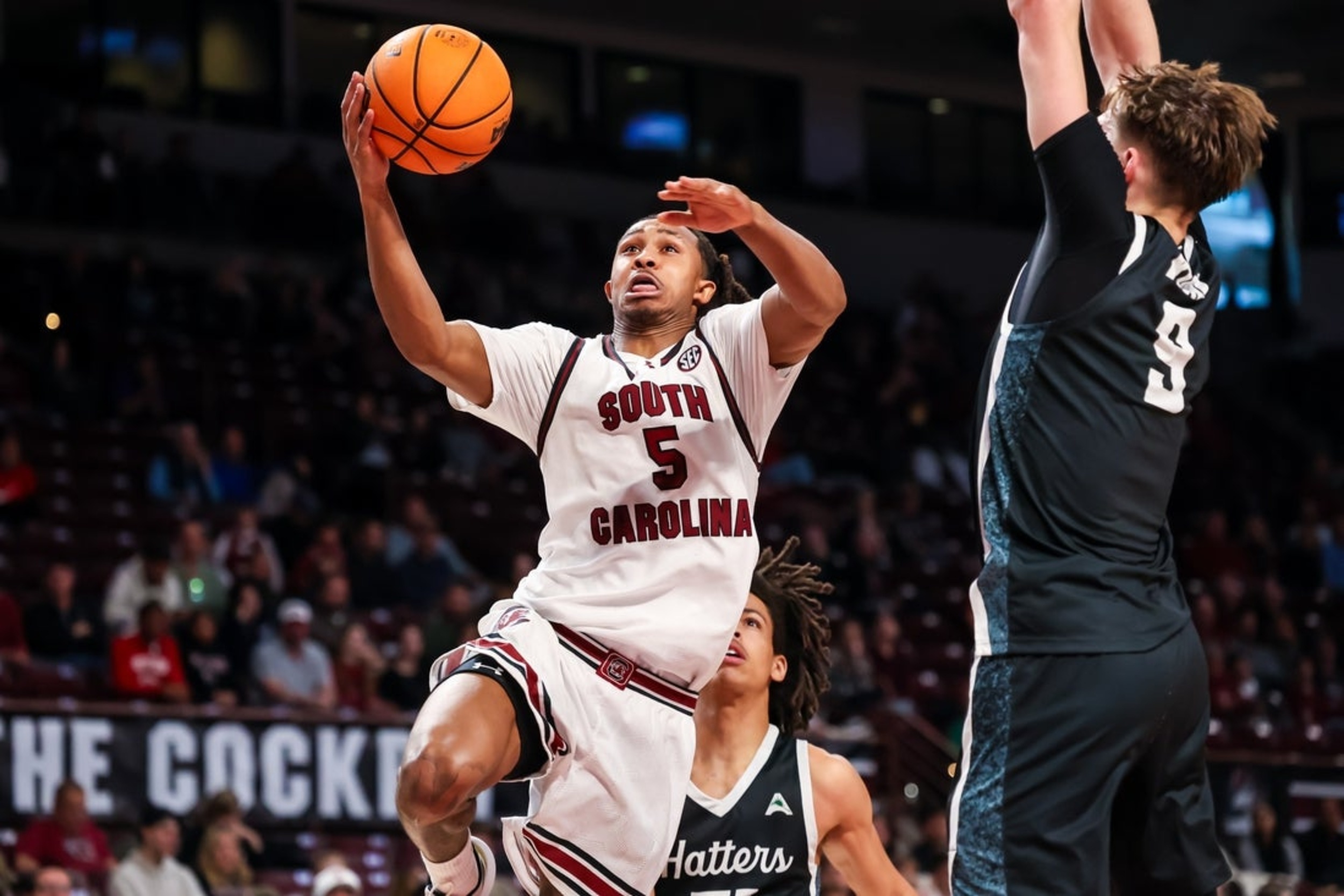 Rivals Clemson, South Carolina hope to shake off low-energy outings