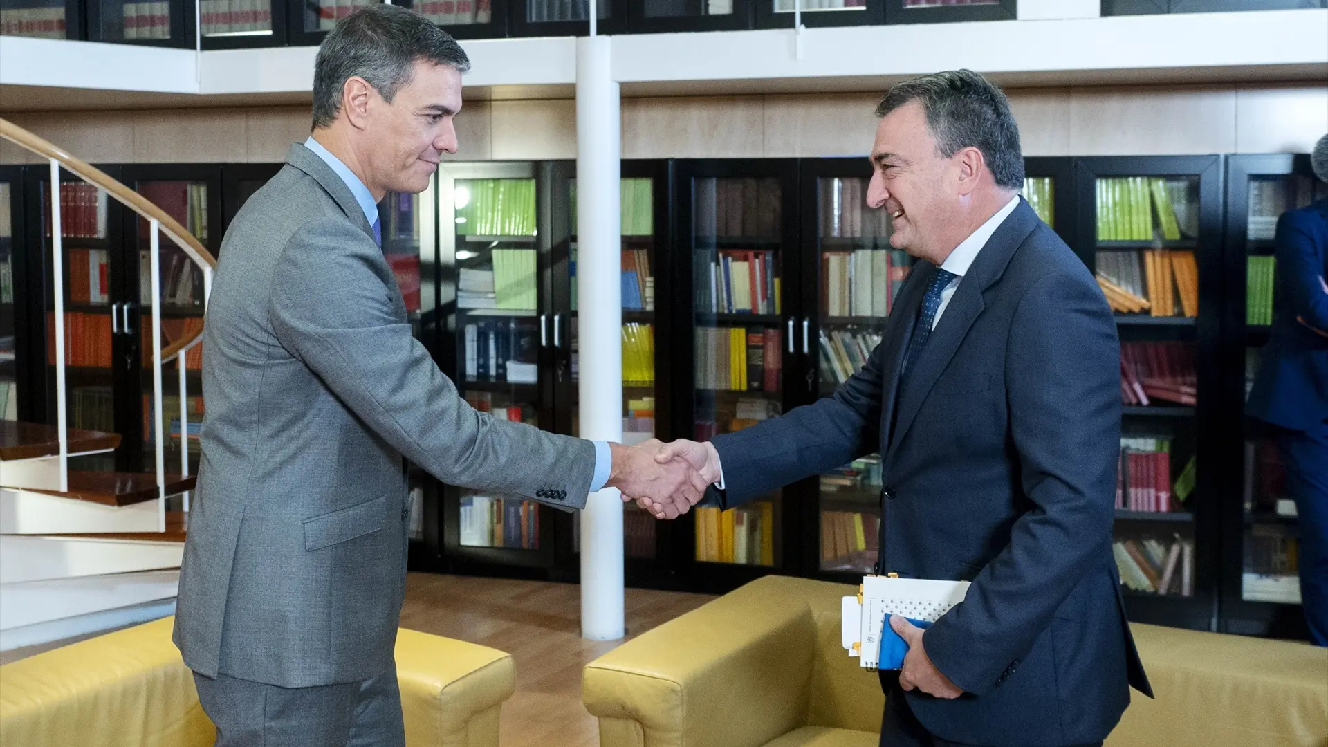 El PNV pide a Sánchez cerrar la "hemorragia" de escándalos ya o ...