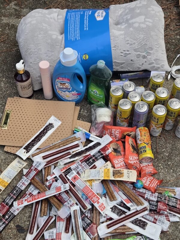 Dumpster diver shares photo of surprising discovery in store trash ...