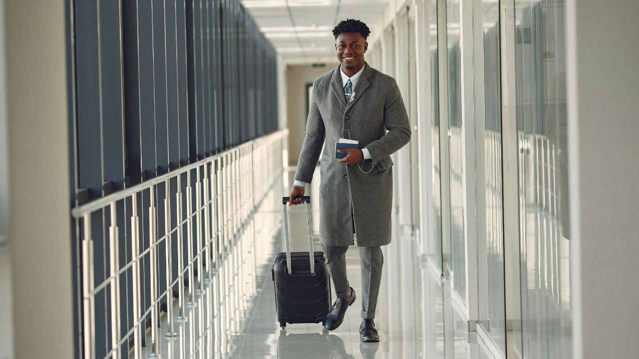 Why Savvy Travelers Arrive Early At The Airport For Wine And Quiet 