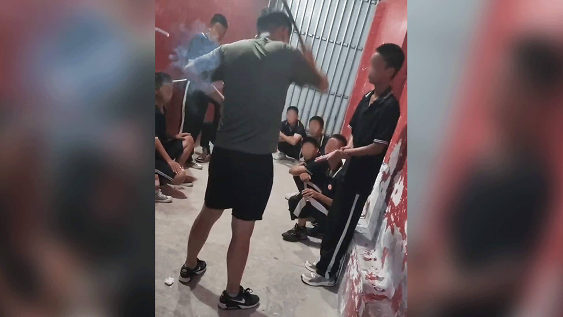 Dikhianati, diculik, dan diperlakukan kasar – kisah sekolah 'barak militer' untuk remaja nakal di Tiongkok 5 AA1SiLC6