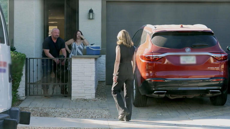 A "Survivor" finalist's mission to prove his late sister was murdered