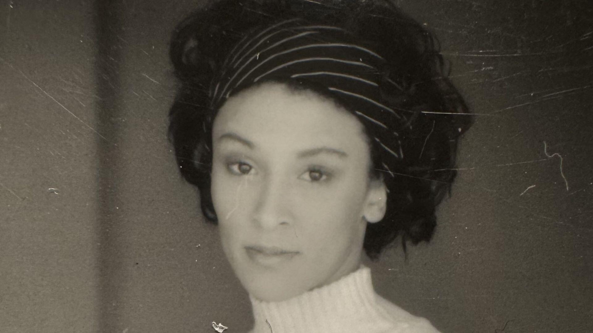 A "Survivor" finalist's mission to prove his late sister was murdered