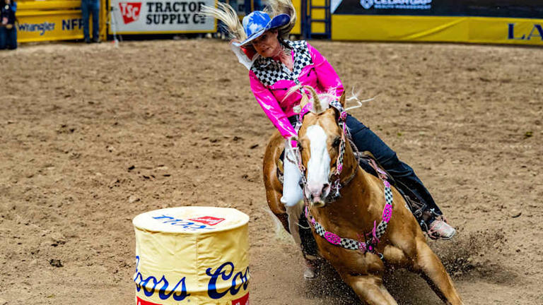 NFR round 10 barrel racing had Thomas & Mack crowd on the edge of their ...