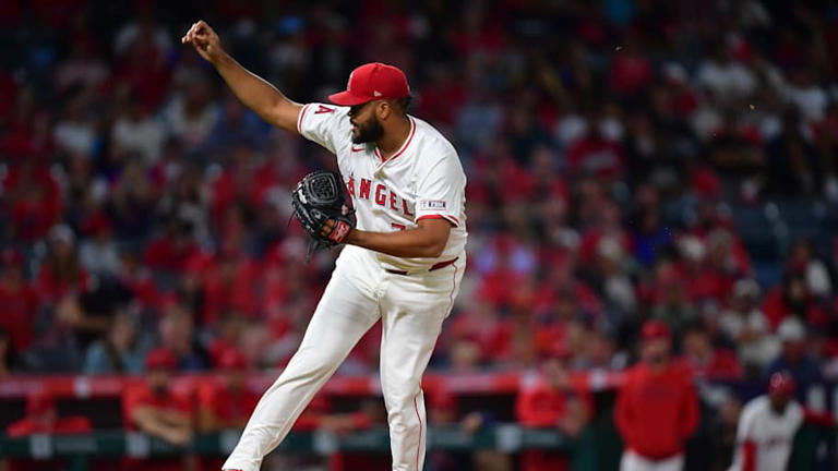 Tigers sign four-time All-Star closer to boost bullpen