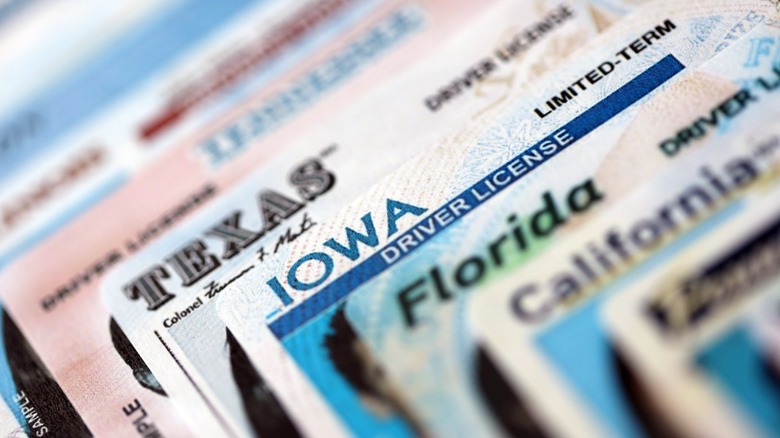 Is it legal to have two driver's licenses from two different states?