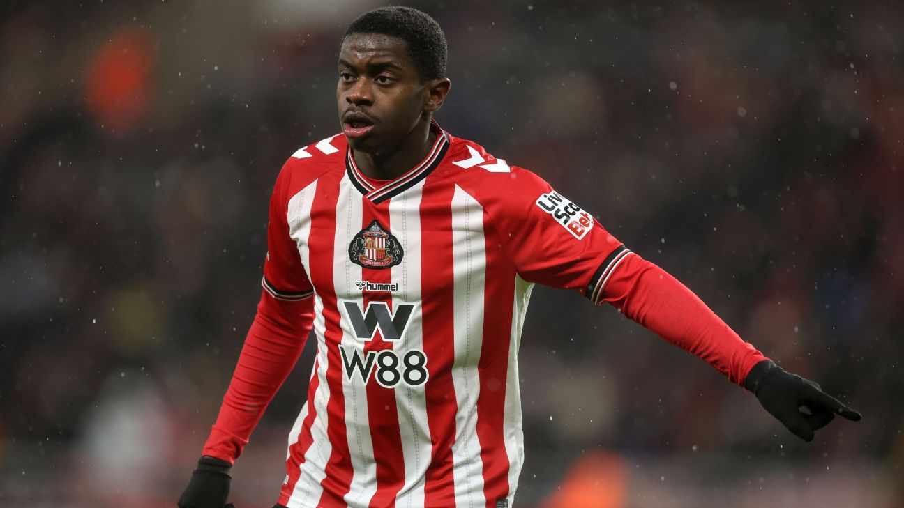 Transfer rumors, news: Chelsea, Man United pushing to sign Sadiki