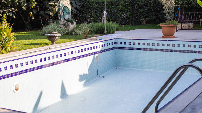 Want to fill in your pool and turn it into a garden? Here's what you ...