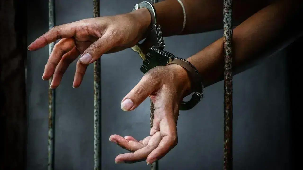 Chembur gang caught stealing fuel by tapping Mumbai–Manmad pipeline
