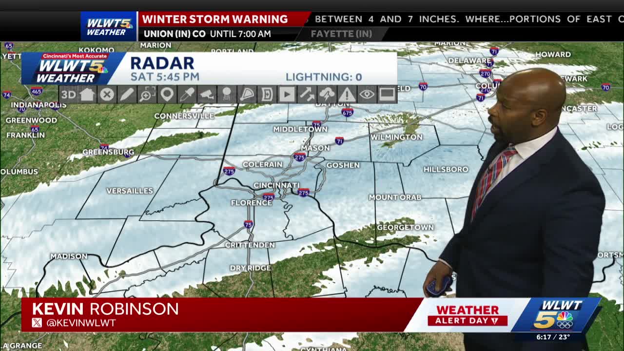 Heavy snow bands move through Cincinnati