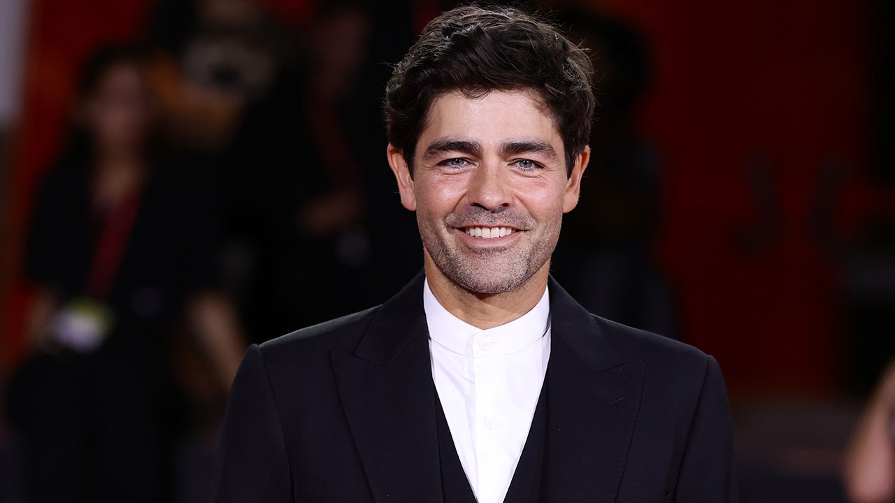 Adrien Grenier calls out 