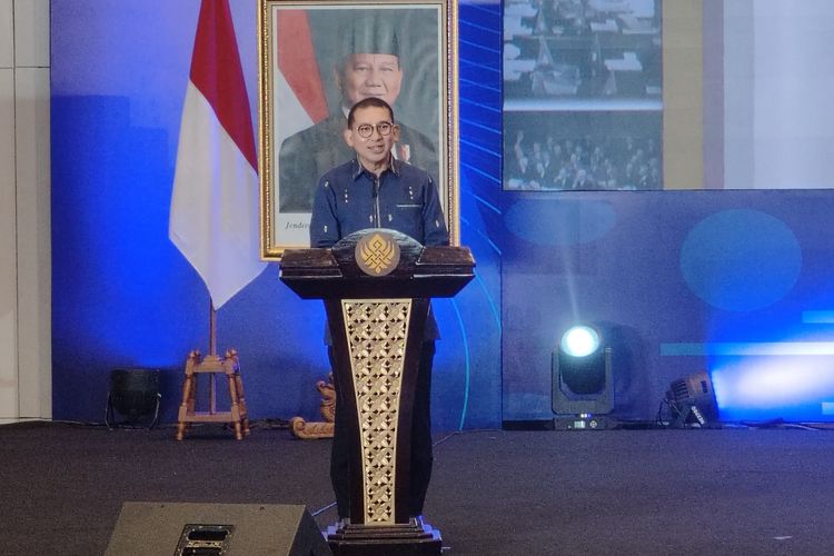 Menteri Kebudayaan Fadli Zon dalam peluncuran buku Sejarah Indonesia: Dinamika Kebangsaan dalam Arus Global di Kantor Kemendikdasmen, Jakarta, Minggu (14/12/2025).