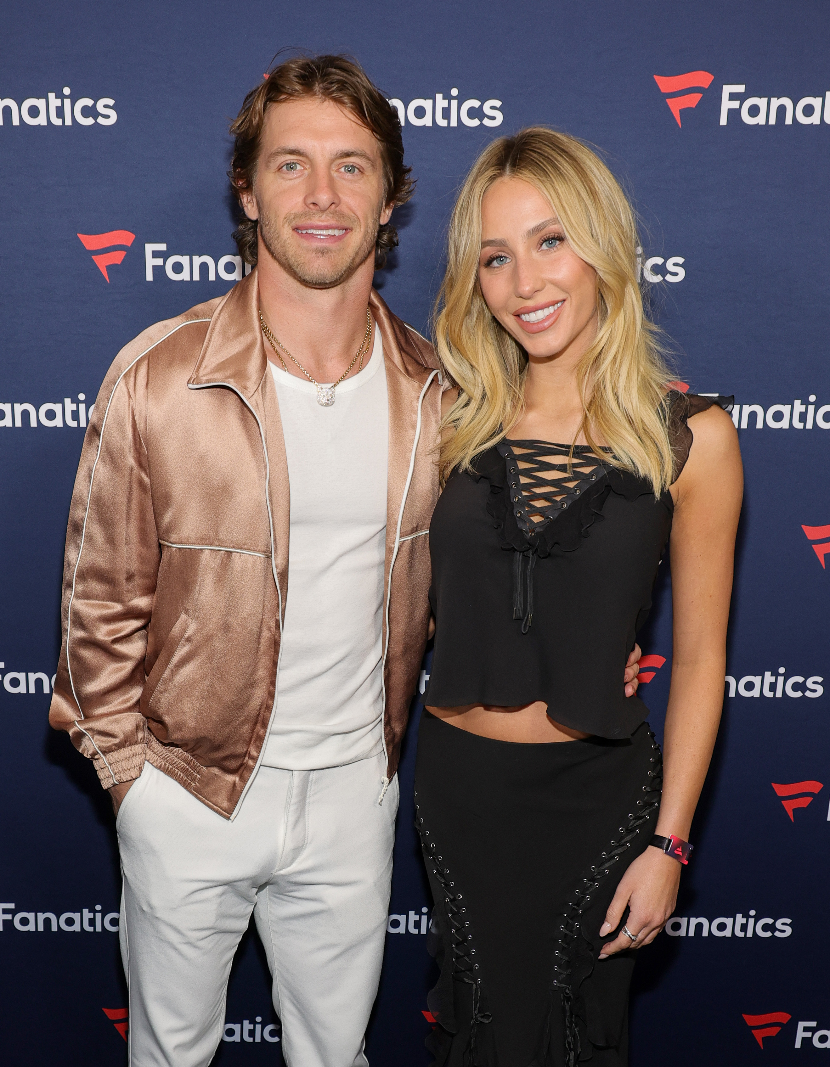 Did Braxton Berrios just unfollow Alix Earle after Tom Brady rumors(02)